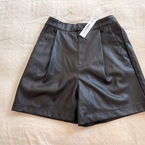 MADDEN FAUX THE RECORD SHORT BLACK